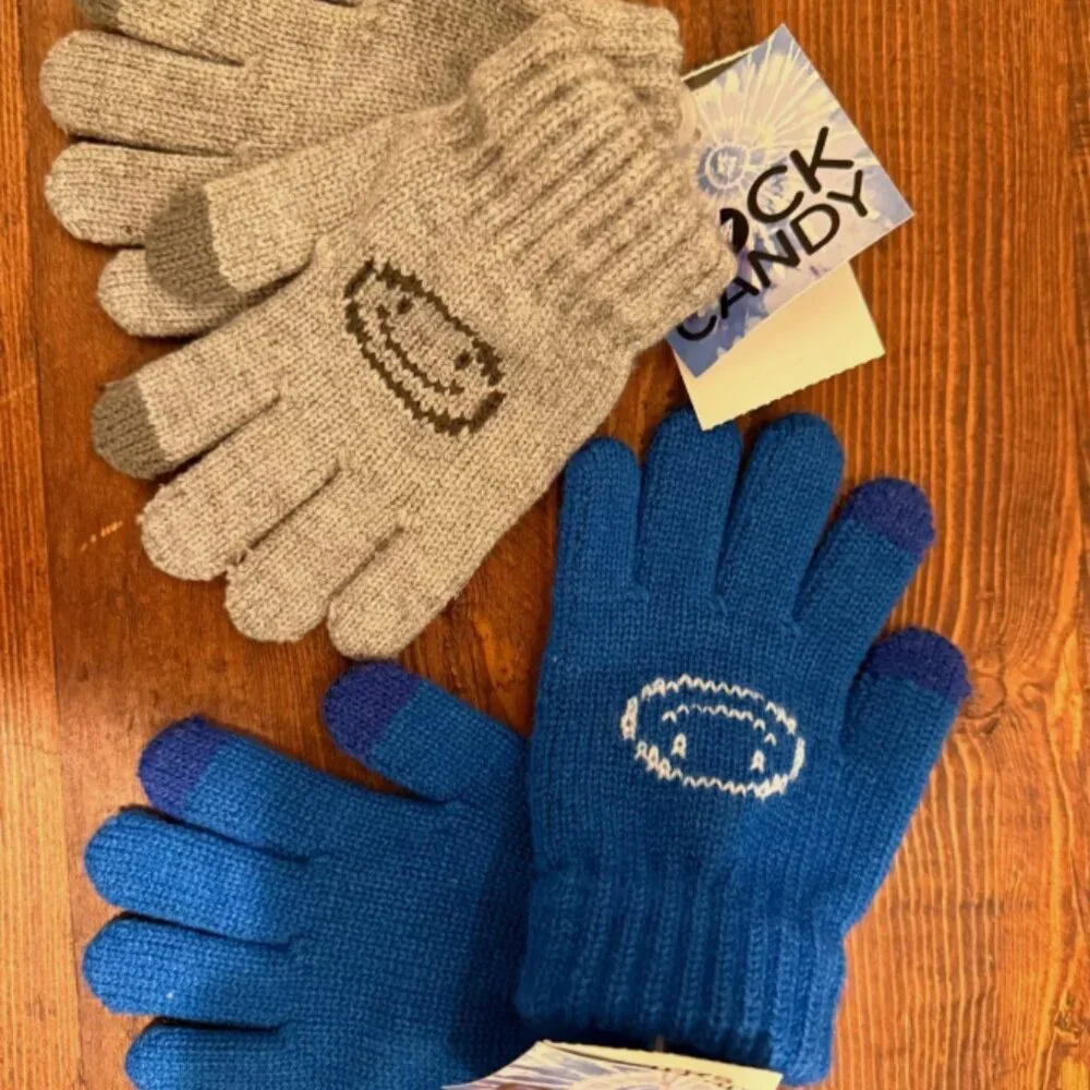 NWT AMAZING LIMITED EDITION MOLO UNISEX GLOVES  YOU GET BOTH PAIRS  YOUR KIDS